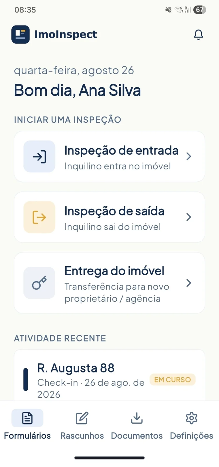 O ecrã inicial da ImoInspect em Android: iniciar uma vistoria de entrada, de saída ou uma entrega de imóvel, com a atividade recente por baixo.
